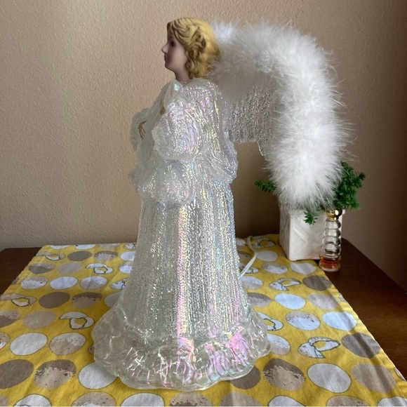 Iridescent lighted angel lamp with feather wings - Picture 6 of 16